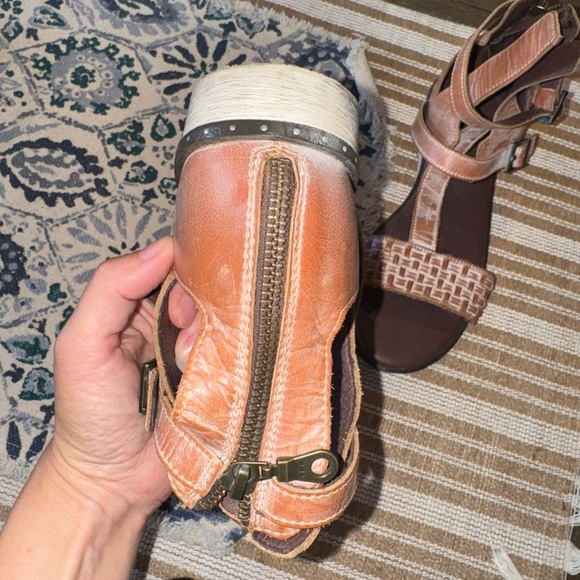 ROAN Brown Leather Gladiator Strappy Sandals with Buckle Size 8 - Picture 6 of 8